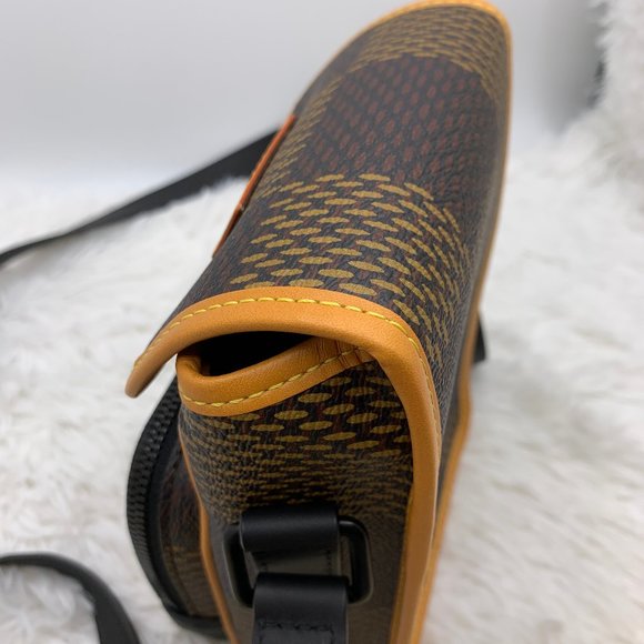 āSOLDā Louis Vuitton Nigo Amazone Messenger bag - Picture 4 of 13